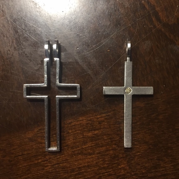 31 Inch Thin Cross Chain - Picture 4 of 4